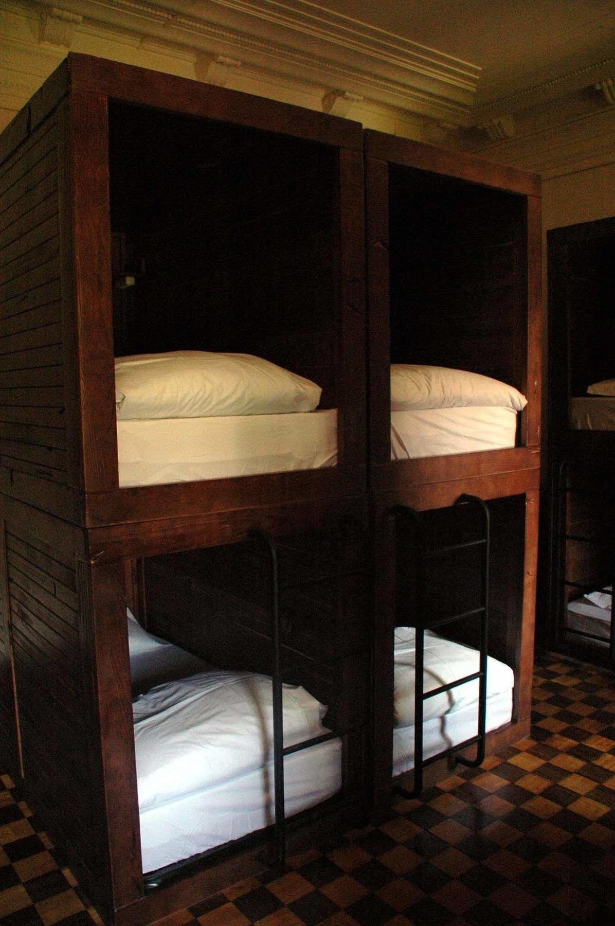 Hostel Sant Jordi *