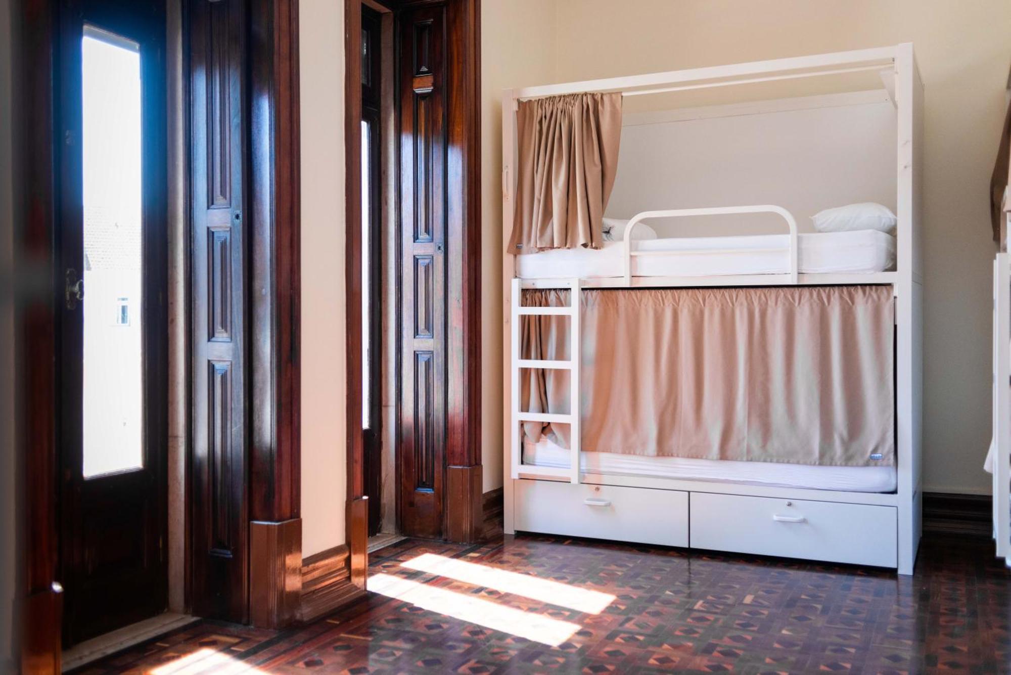 Hostel Sant Jordi