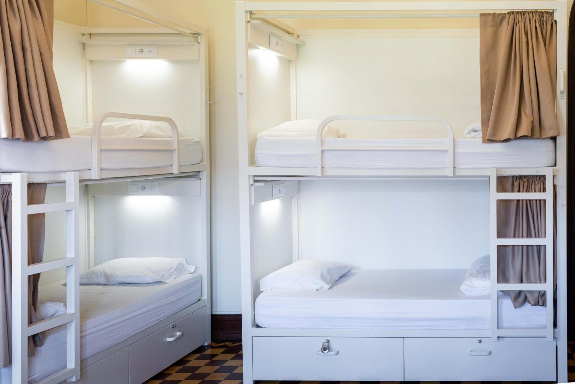 Hostel Sant Jordi *