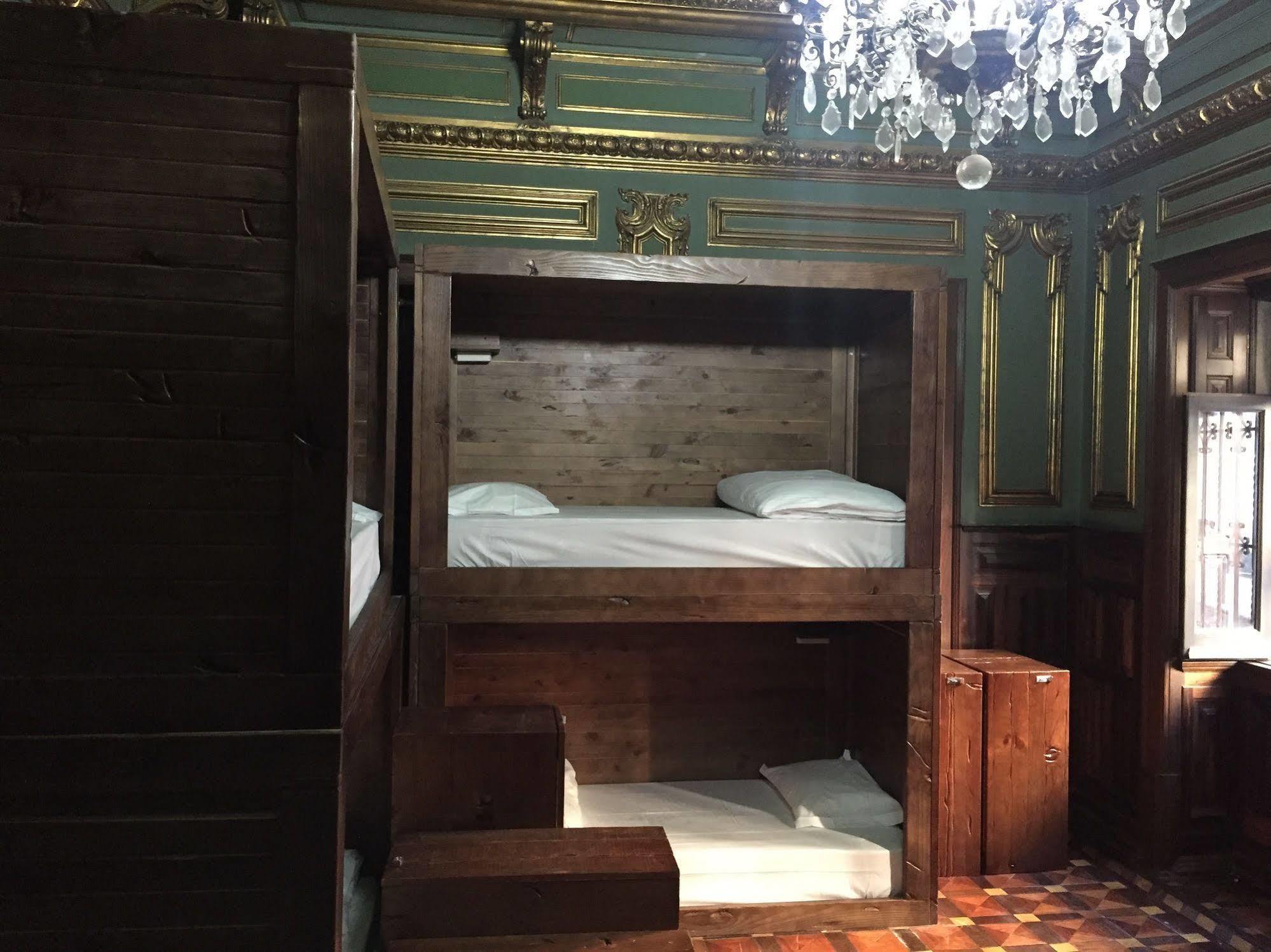 Hostel Sant Jordi